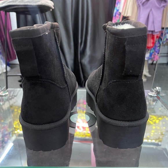 Midi Platform Winter Boot 🖤 - Picture 2 of 3